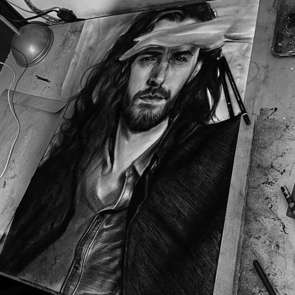 Arte do Andrew Hozier-Byrne feita pela desenhista Laís Granziera, ilustrando o que é um desenho realista.